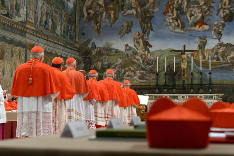 Cardeais catolicos na Capela Sistina Arquivo Vatican News
