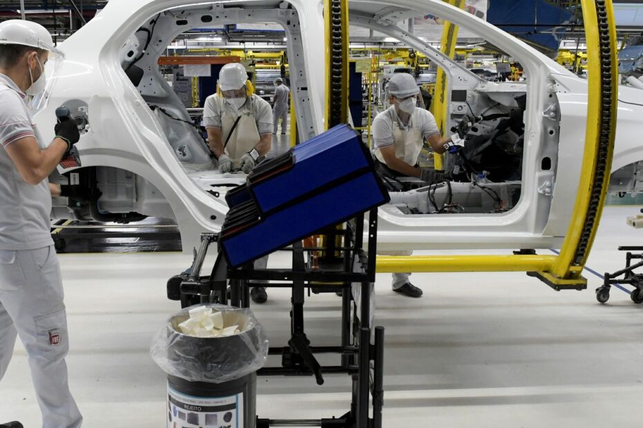 coronavirus industria automobilistica fabrica2005200369