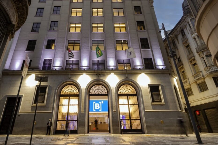 B3 B3SA3 operadora da bolsa brasileira acoes mercados Ibovespa renda variavel