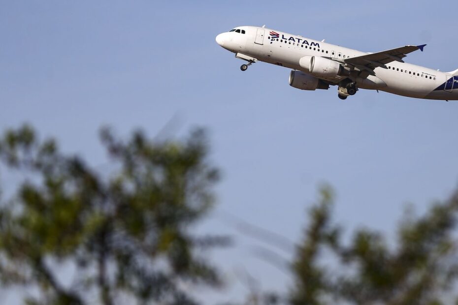 avioes aeroporto mcamgo abr 290720221818 11