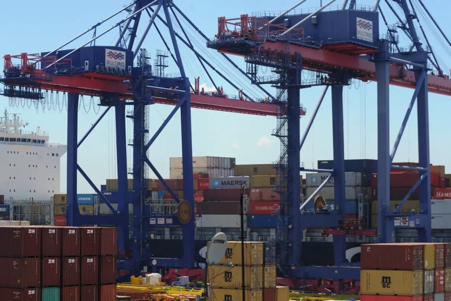 901232 portuarios paralisam atividades 9763