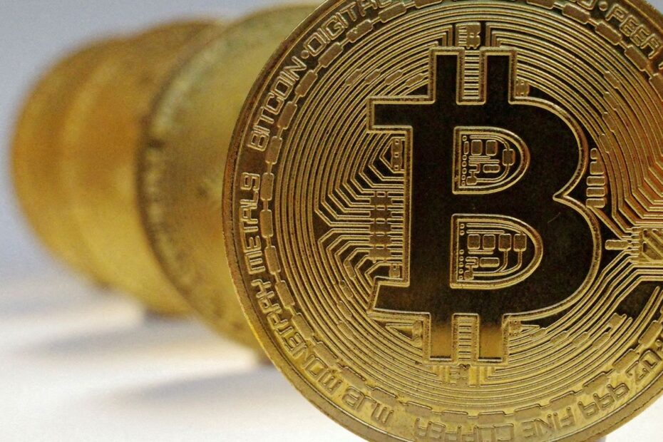 2022 02 24t192039z 1 lynxmpei1n1h3 rtroptp 4 fintech crypto stablecoins