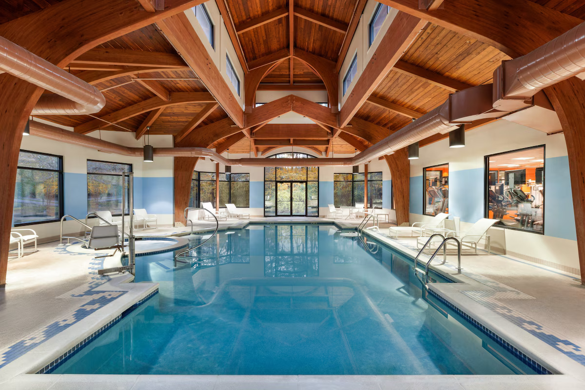 Piscina interna do The Ridge 