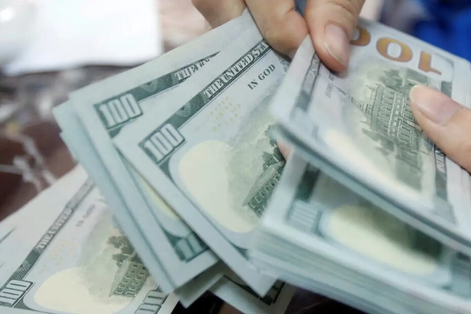 2026 02 26t200758z 1 lynxmpem1p1ak rtroptp 4 dollar hedging bny