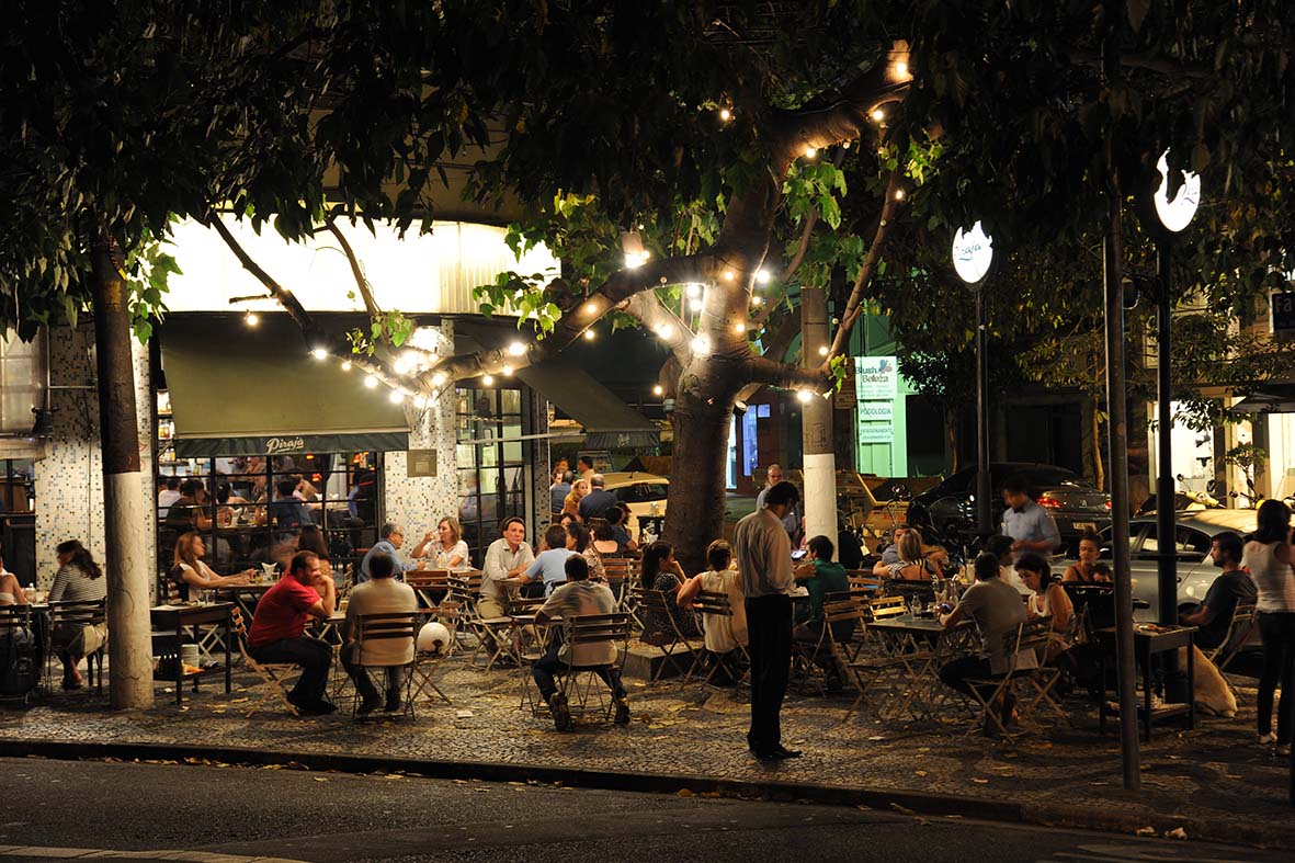 Bar pirajá vista da calçada