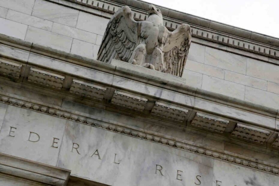 Higher for longer Fed indica juros altos por mais tempo
