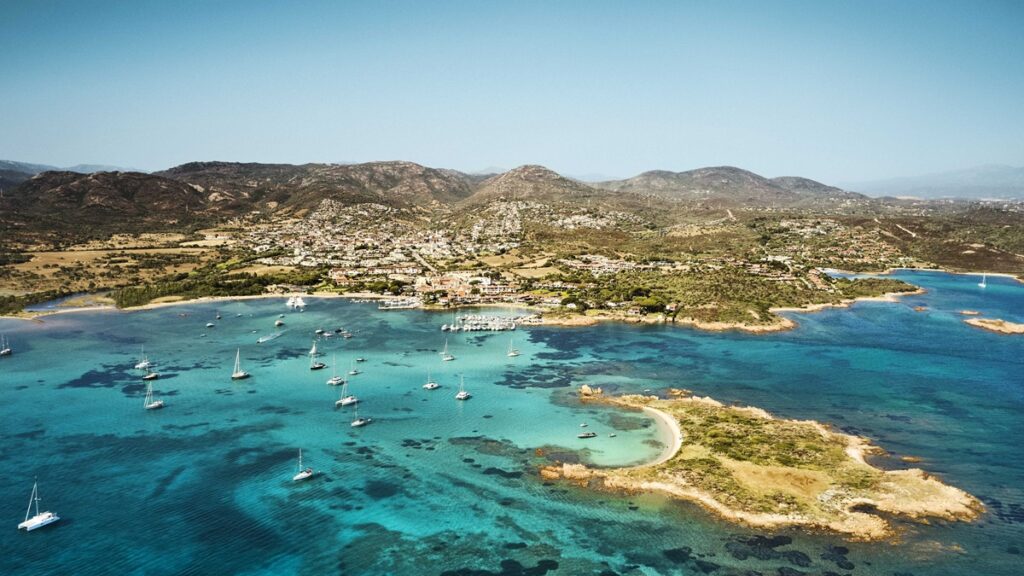 JHSF (JHSF3) leva o luxo do Fasano para o Mediterrâneo — agora com iates e hospedagem em alto-mar na Sardenha 1 JHSF JHSF3 leva o luxo do Fasano para o Mediterraneo