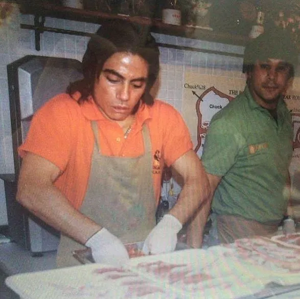  Nusret Gökçe, conhecido como Salt Bae, começou a carreira de açougueiro jovem na Turquia