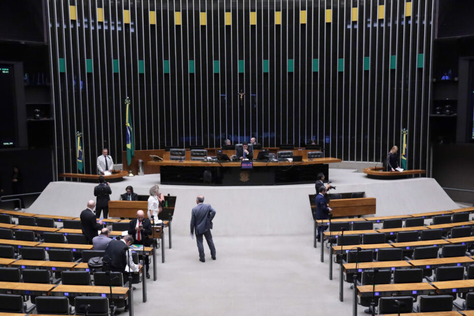 Projeto que favorece partidos ‘premia irregularidades e ‘ameaca processo eleitoral