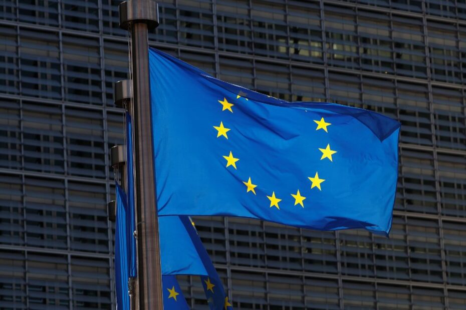 Zona do Euro pode perder metade do crescimento com crise