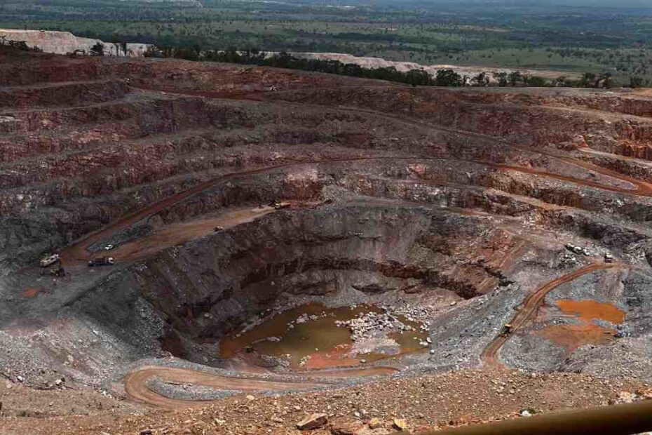 aura minerals 8