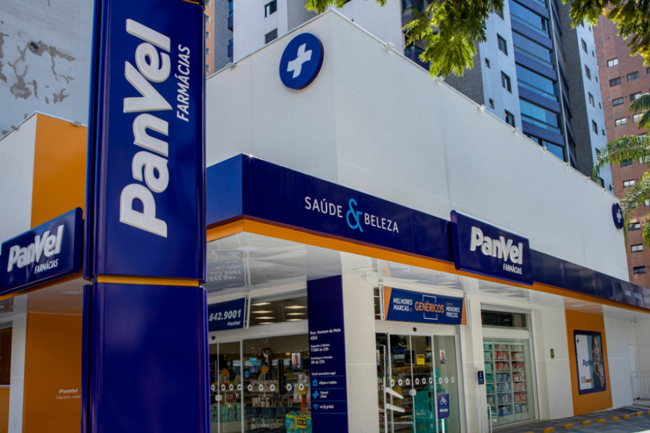 fachada de uma farmacia de franquias panvel imagem istockphotoleila melhado